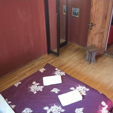 Your Hostel Tbilisi Bagian luar foto