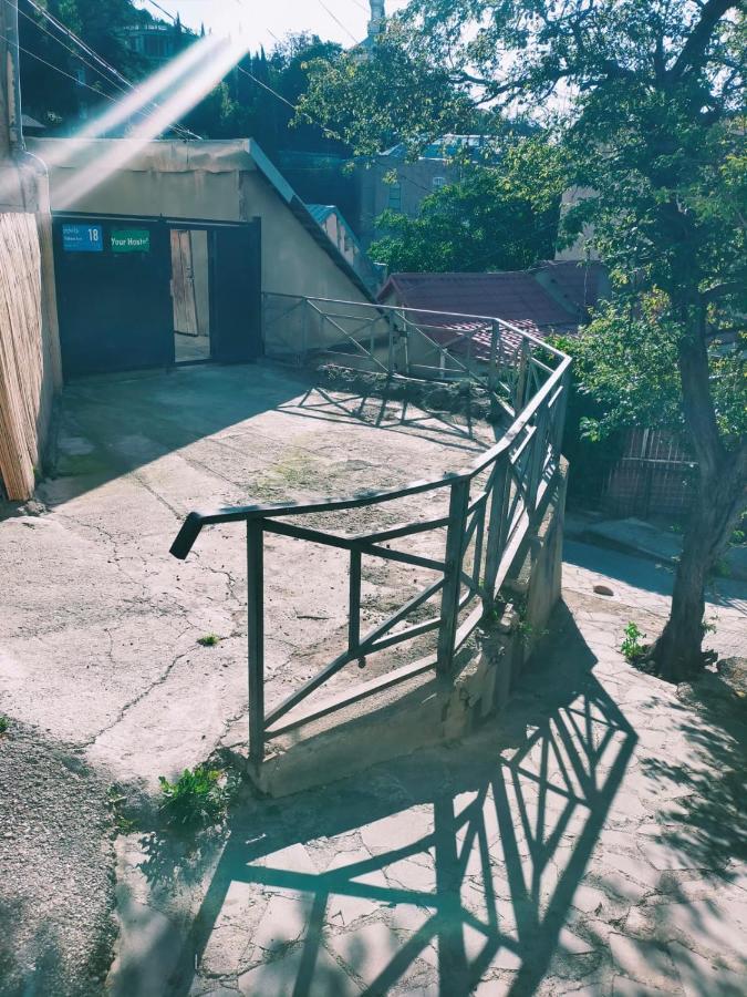 Your Hostel Tbilisi Bagian luar foto